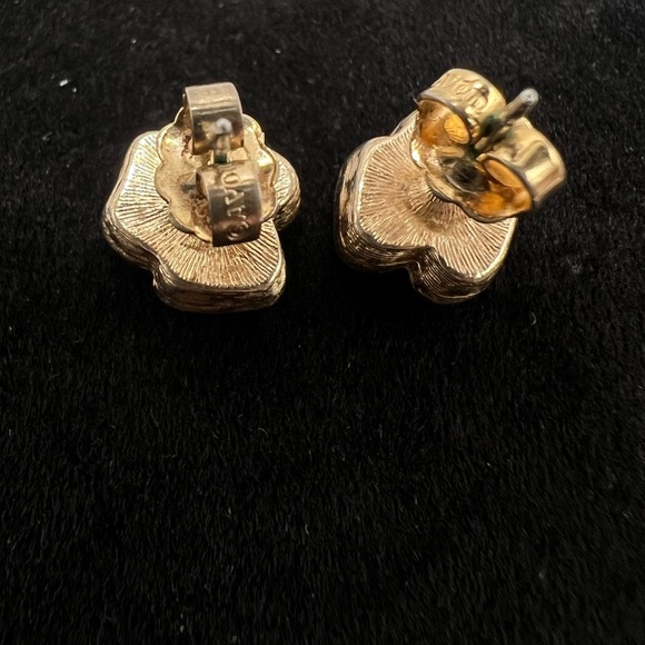 Vintage Avon Mother of Pearl Flower Earrings - Picture 3 of 4